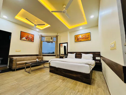 Saawariya Rooms & Food Court Narnaul